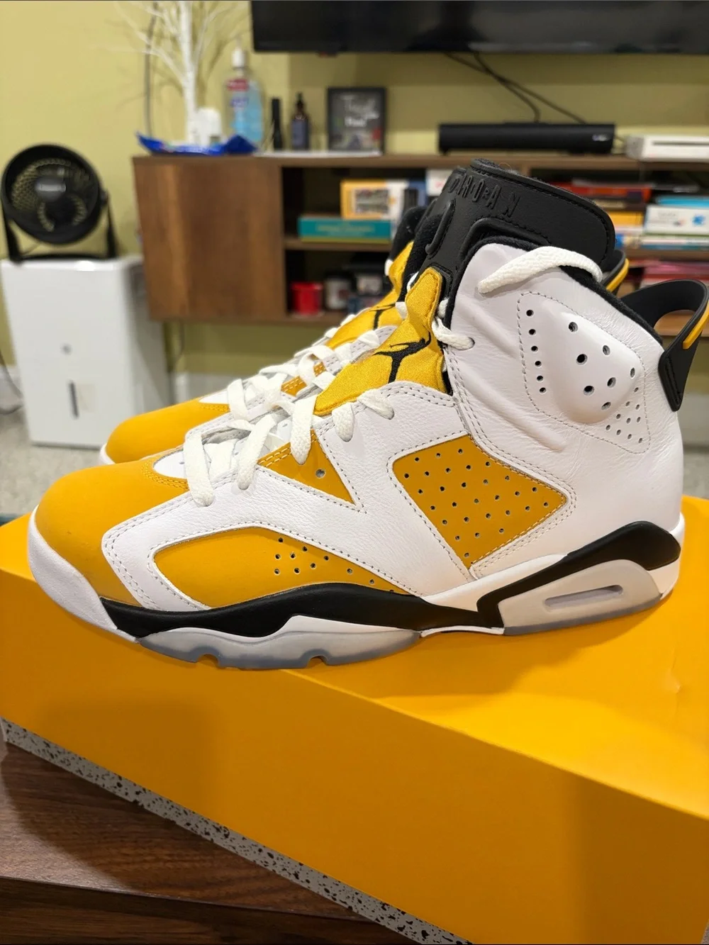 Air Jordan 6 Retro YELLOW OCHRE Sz 9.5 men’s